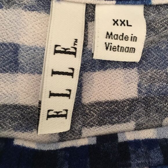 ELLE plus size Rayon Pleated back top - Picture 5 of 7